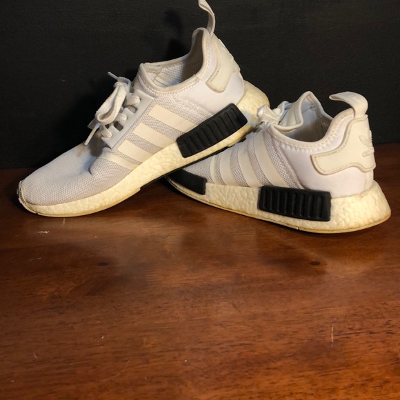 nmd r1 panda